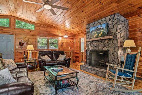 Dogwood Cabin w Dock