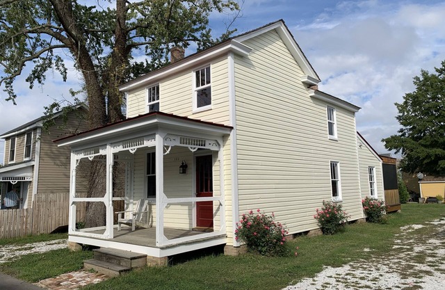 Dollhouse in Central Historic St Michaels