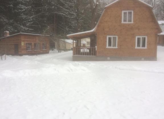 Dom s kuhnei na 4 spalni
