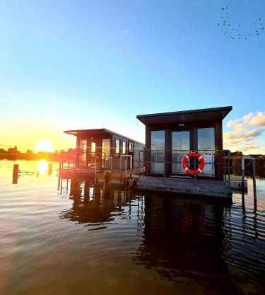 Domki na wodzie Jastarnia - Houseboat