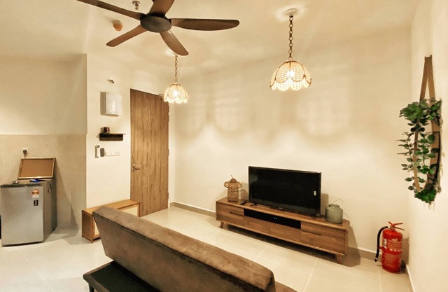 DOTS Spacious Suite Sunset, City & Seaview