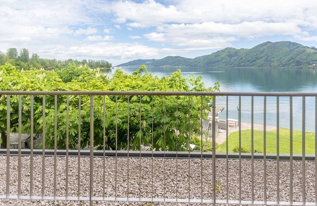 Double room Landhaus B with balcony and lake view - Attersee 7 - Hotel STADLER am Attersee, Ihr
