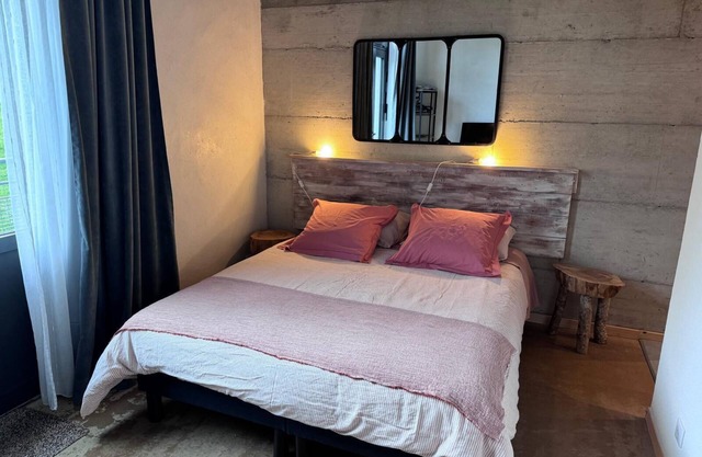 Double room-Queen-Ensuite with Shower-Mountain view