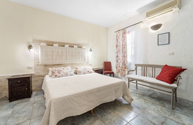 Double room with shared pool and kitchen, Wi-Fi and air conditioning