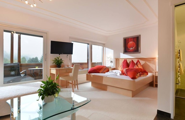 Double room with shower and WC with balcony - Café-Restaurant-Pension Bettina