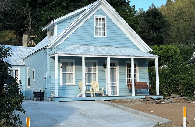 Downieville Dreams: Steps to Biking, Swimming and Dining!
