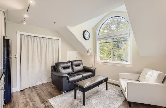 Downtown Boulder Guest House for 2 guests