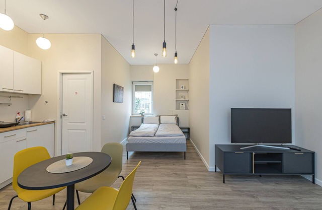 Downtown delight studio apartment By Polo Apartments