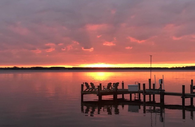 Downtown St. Michaels | Bikes | Kayaks | Private Pier