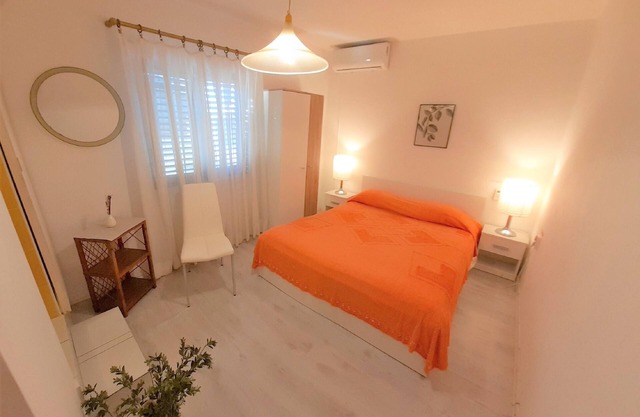 Dragan's Den - Double Room with Private Bathroom