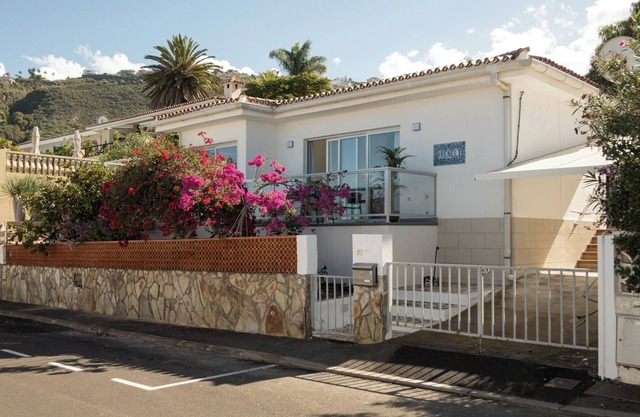 Dream holiday home "Casa Vreneli" in sunny El Sauzal with sea views