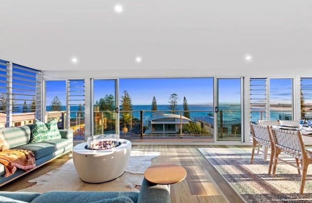 Dream Home, Ocean Views, 300m to Kings Beach