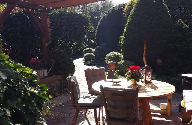 Dream house with fireplace, indoor pool and sauna on 2.000 m² large forest property
