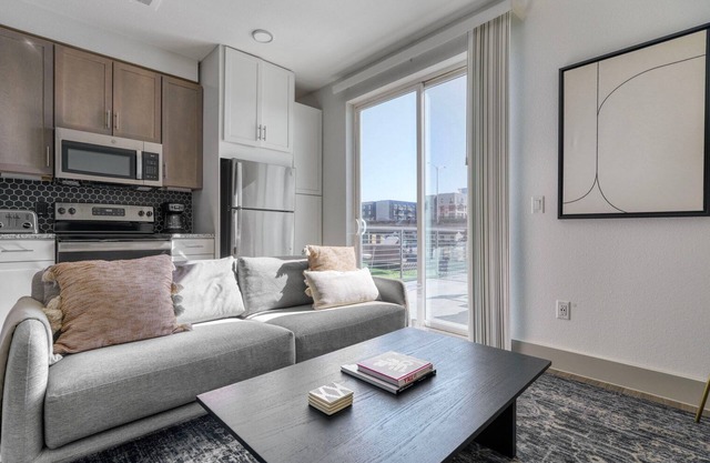 Dreamy Downtown 2BR w/Deck & Gym, nr Convention Center, by Blueground