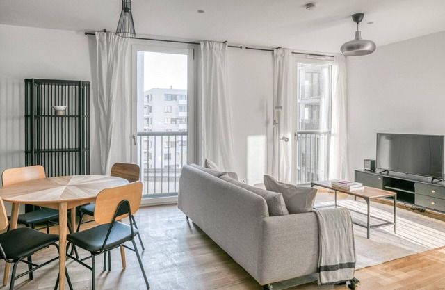 Dreamy Leopoldstadt 2BR w/Rooftop & BBQ, near Metro U2, by Blueground