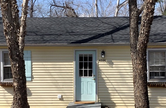 Dreamy Mountain cottage next to RT 151 & UVA.