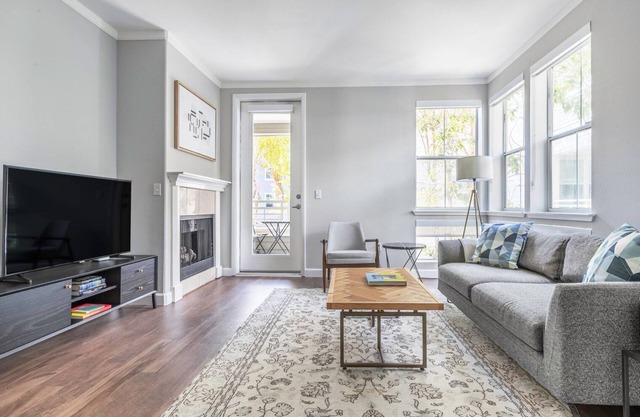 Dreamy San Mateo 2BR w/W/D, Pool, Gym, Parking, near 101, by Blueground