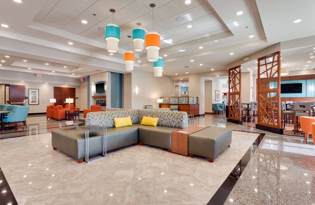 Drury Plaza Hotel St. Louis St. Charles