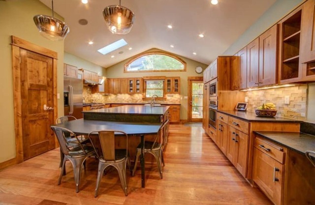DU/WashPark Home-6 Bed+Gym, Office & Outdoor Space