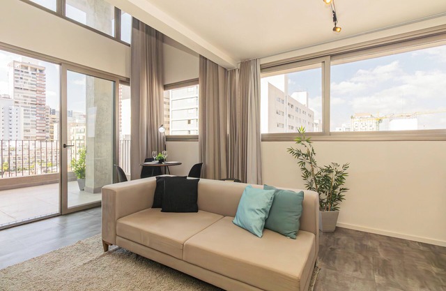 Duplex com piscina e academia