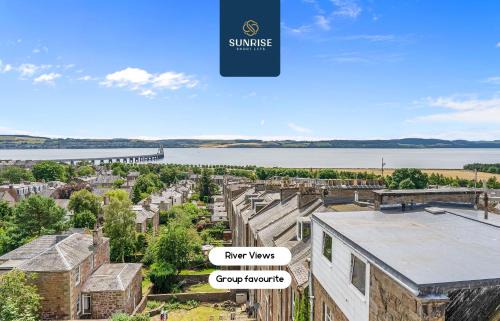 DUPLEX - INVOICE and REDUCED PRICE only via SUNRISE SHORT LETS DUNDEE, 5 Bed Rooms, Amazing Views, Fully Equipped, Free Parking, WiFi, FAVOURITE for Groups & Businesses, Food, Bars, Shops, Library, River Views, Long Stays