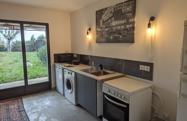 Duplex rez de Jardin, 2 Chambres Plus Salon Cuisine, vue Ventoux