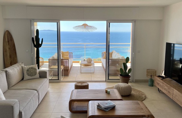 DUPLEX SEA VIEW SANGUINAIRES