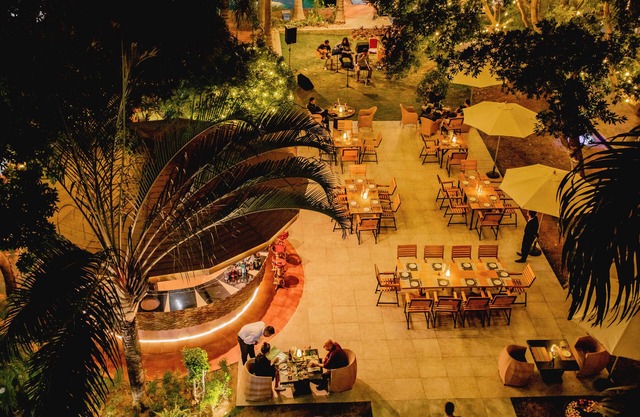 E-Outfitting Golden Country Hotel