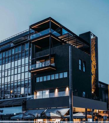 Earth Boutique Apartments next to Stavros Niarchos