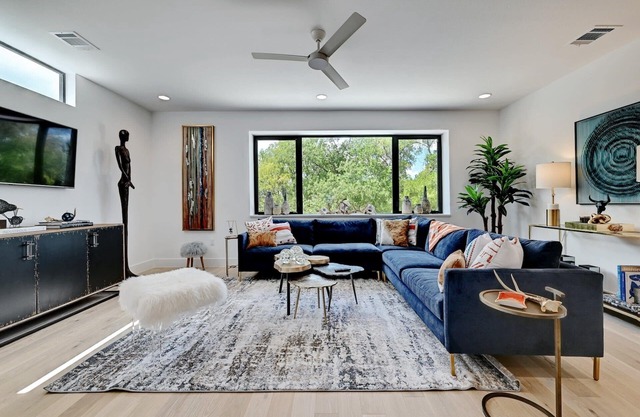 East Austin Condo with Rooftop Deck - Quinn