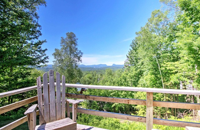 East Burke House w/Deck < 3 Mi to Kingdom Trails!