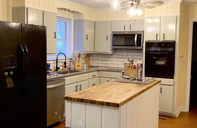 Easy access~3BR/n3 baths FAST Access to downtown minutes from Nashville airport