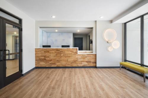 ECHO Suites Extended Stay by Wyndham Houston Pasadena Fwy Pl