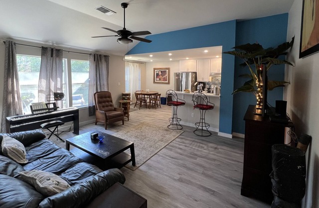 Eclipse Special, Great House, 2-car garage