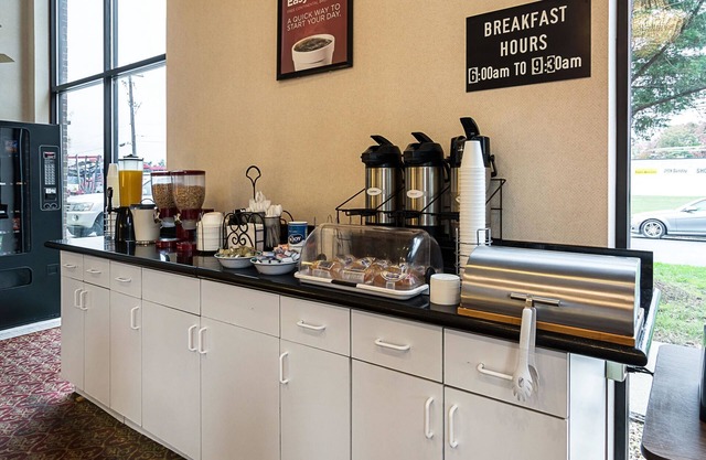 Econo Lodge Andrews Air Force Base