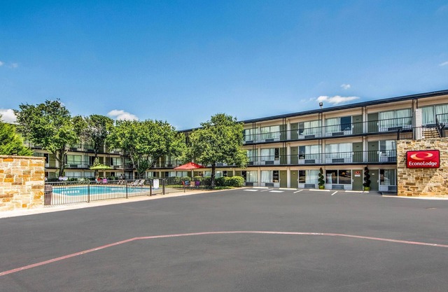 Econo Lodge Dallas Airport North