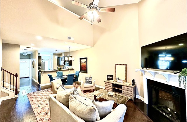 ECU Pirate Country Getaway! First-floor Master, extra room, and separate office!