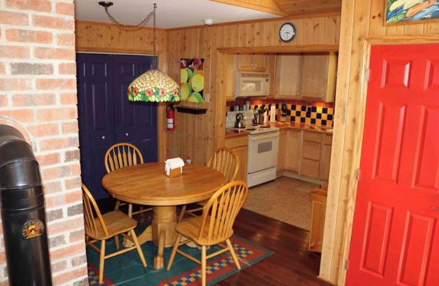 “Edelweiss” - Nantahala Cabins Two-Bedroom Cabin -Offsite