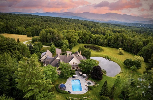 “Eden” 8BR Luxury Retreat with Pool, Spa, Concierge near Ski and Trails