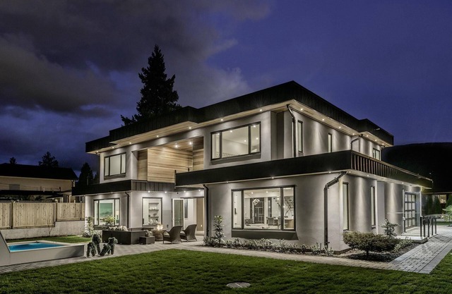 Edgemont Jewel in the heart of Edgemont Village - Perfect destination.