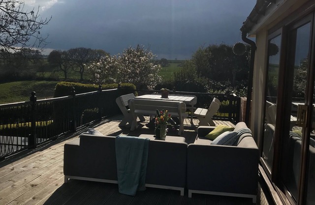 Edwardian Country House with Heated Swimming Pool and Stunning Views