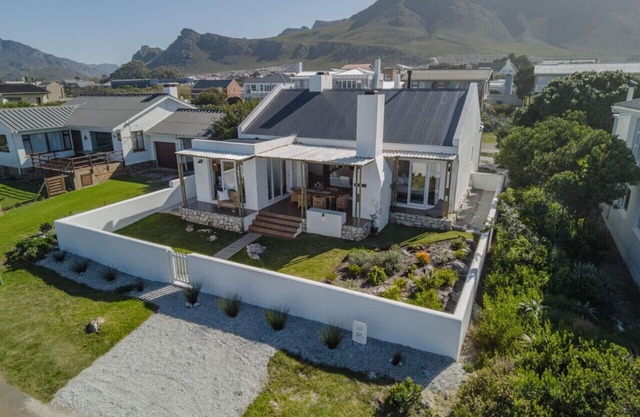 Efcharisto Cottage | Sea, Style & Serenity