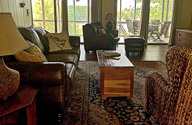 Effie's - An inviting home with lovely views of Table Rock Lake