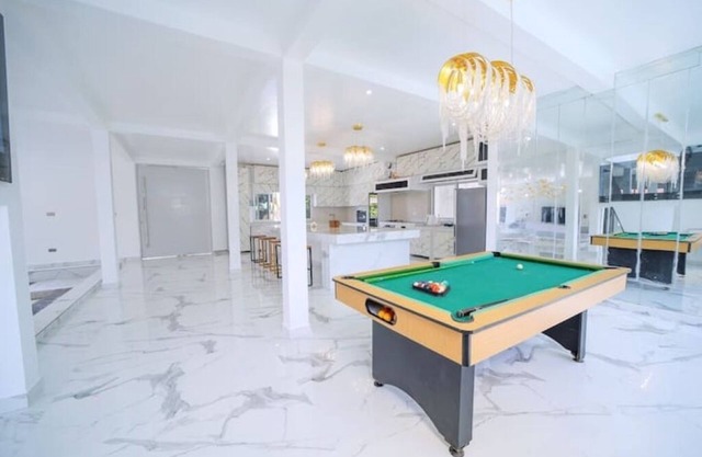 El Amo Lakeview Villa