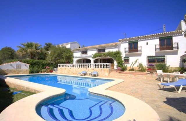 El Delfin - Four Bedroom Villa, Sleeps 8