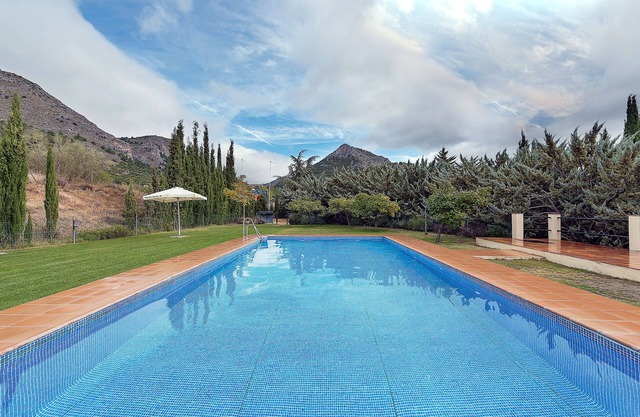 EL PINSAPO HOUSE /CASERÍO DEL COLMENAR