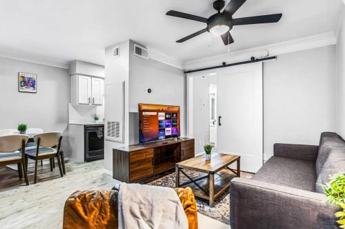 Elegant 1BR Haven - 10 Min to Downtown Austin