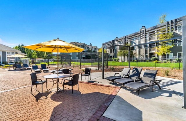 Elegant 2BR with Pool, Hot Tub, and Twin XL over Queen Bunk, Near Hill AFB