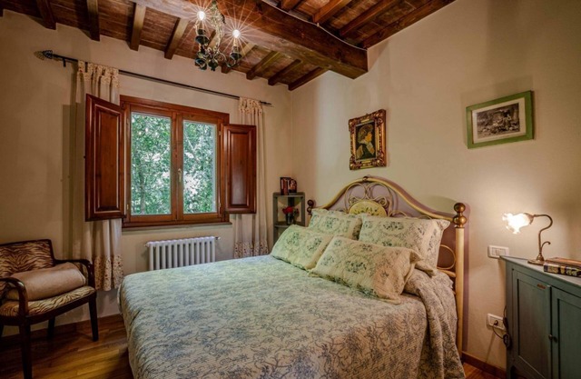 Elegant and spacious apartment with swimming pool near the Spa