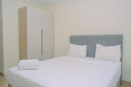 Elegant and Stylish Studio Menteng Park Apartment By Travelio